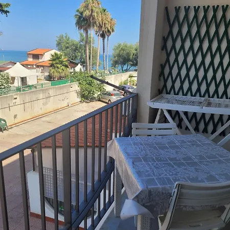 Bilocale Lungomare Διαμέρισμα *