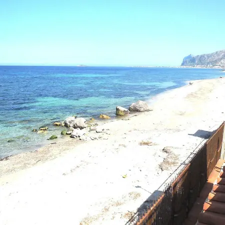 Bilocale Lungomare Carini